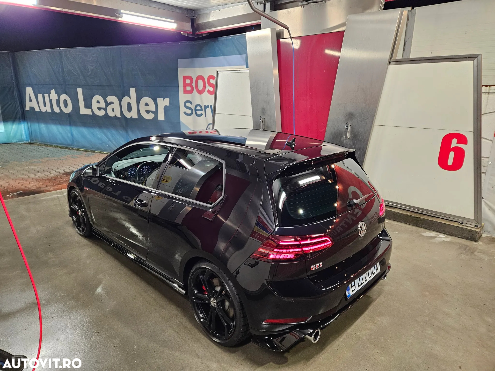 Volkswagen Golf GTI TCR 2.0 TSI OPF DSG - 4