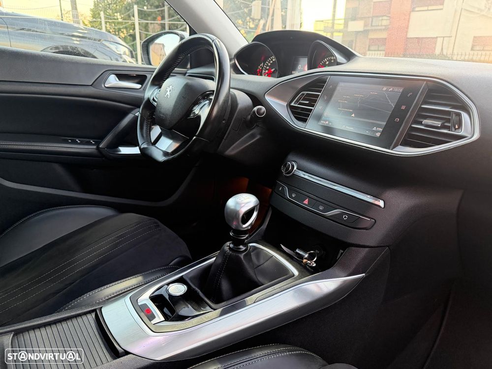 Peugeot 308 SW PureTech 130 Stop & Start Allure - 16