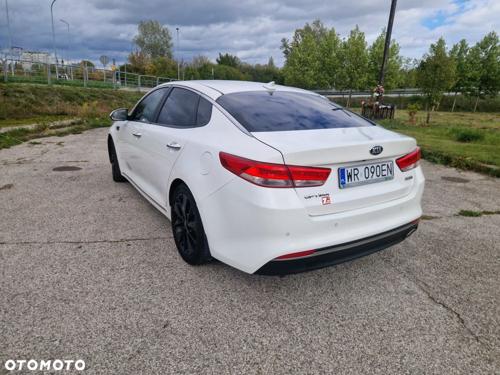Kia Optima - 28