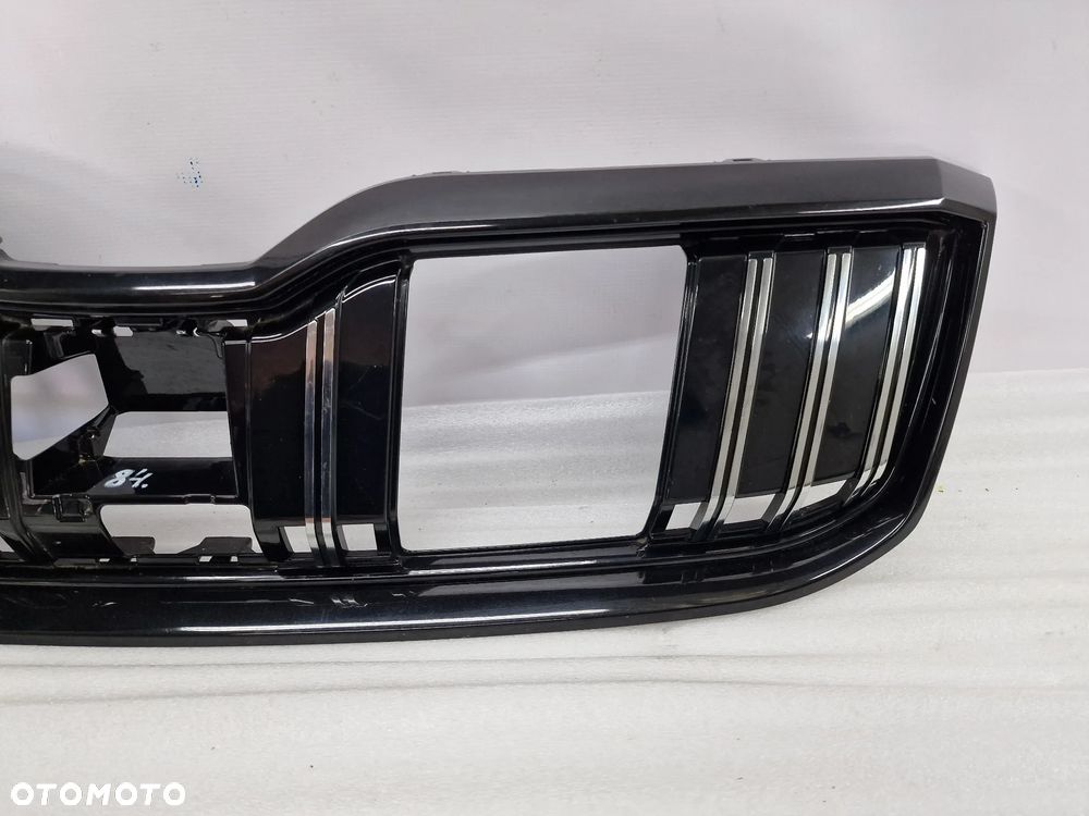 SKODA SUPERB 3V0 LIFT 19- ATRAPA / GRILL NA RADAR , NR 3V0853653J , NR AUKCJI GR84 - 5