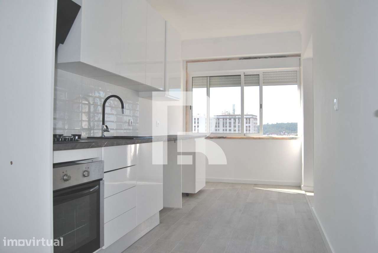 Apartamento T2+1 Remodelado na Pontinha