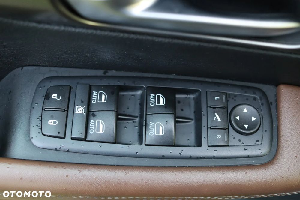 Chrysler Pacifica - 17
