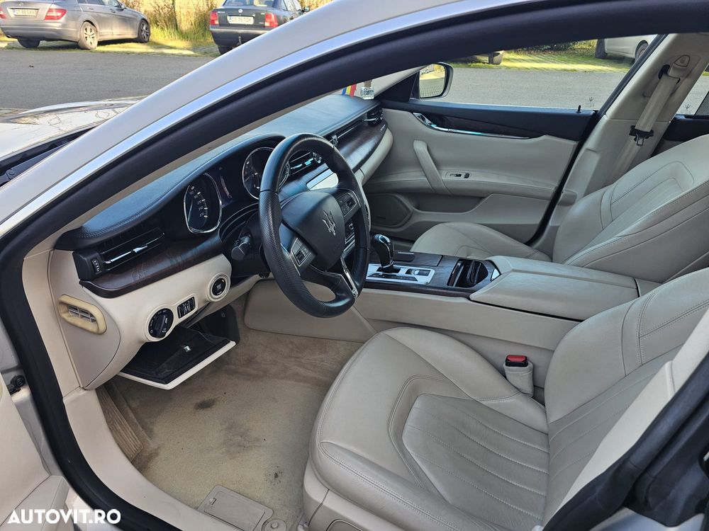 Maserati Quattroporte - 12