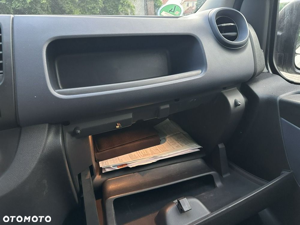 Opel Vivaro - 25