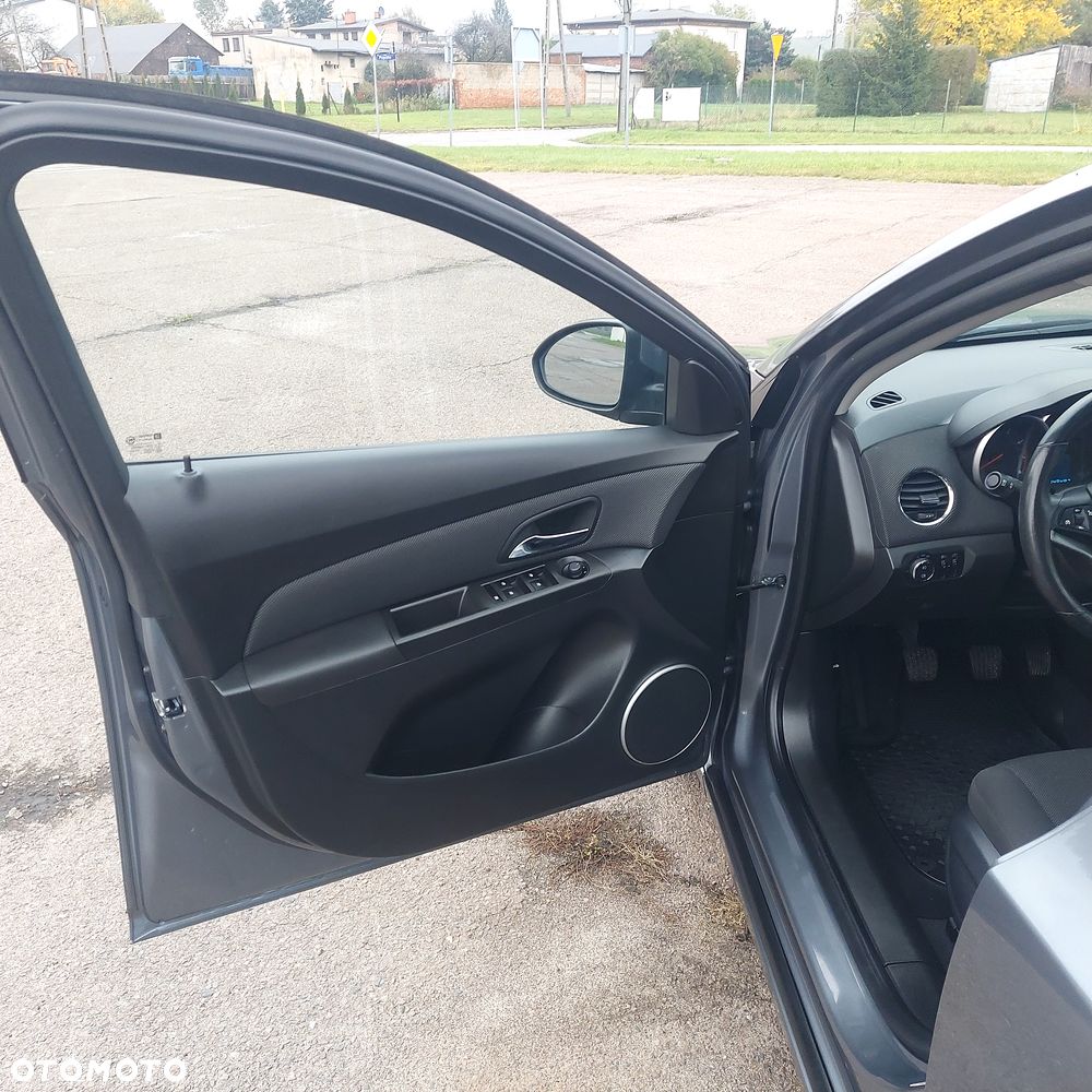 Chevrolet Cruze 1.6 LT+ - 16