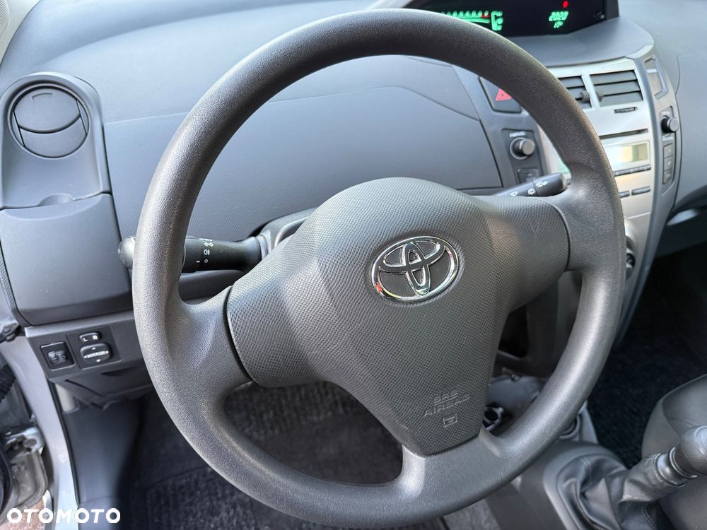 Toyota Yaris 1.33 2010 - 13