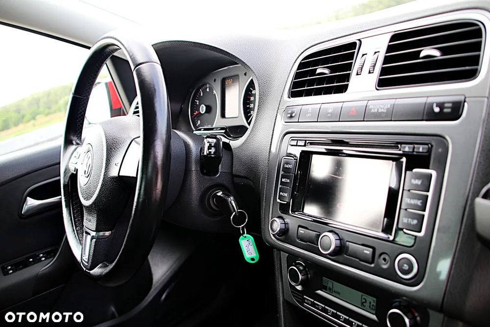 Volkswagen Polo 1.4 Highline - 27