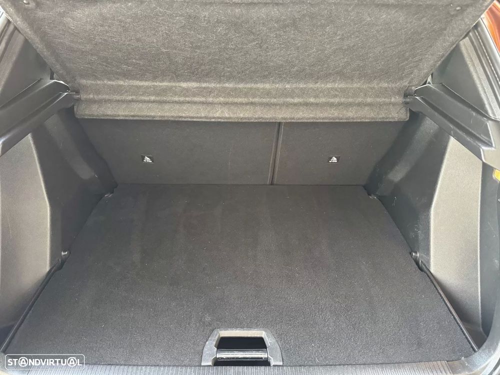 Peugeot e-2008 50 kWh Allure - 48