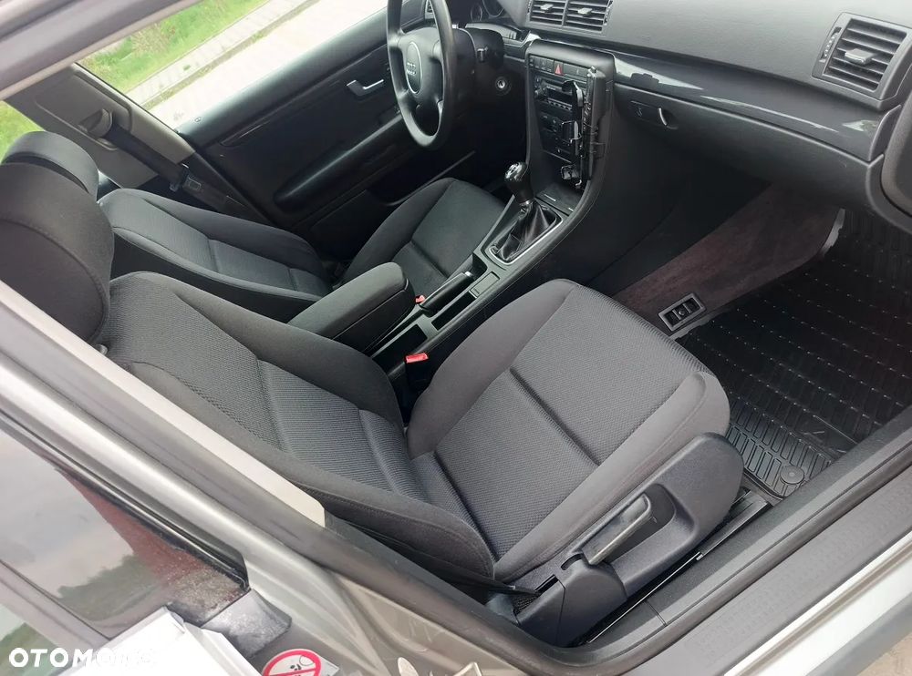 Audi A4 Limousine - 18
