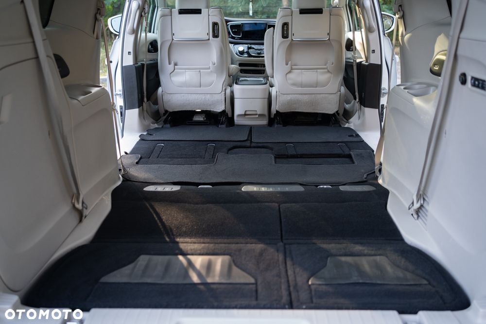 Chrysler Pacifica - 21