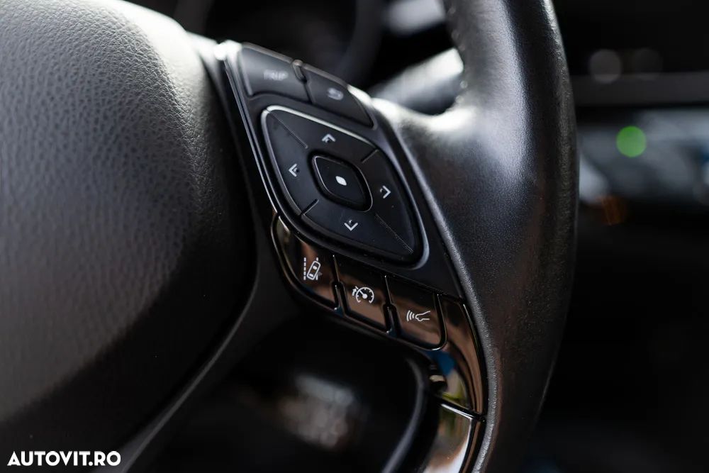 Toyota C-HR 1.8 HSD 122 CP 4x2 CVT Cult - 36