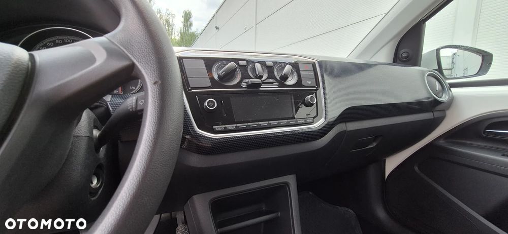 Volkswagen up! Standard - 5