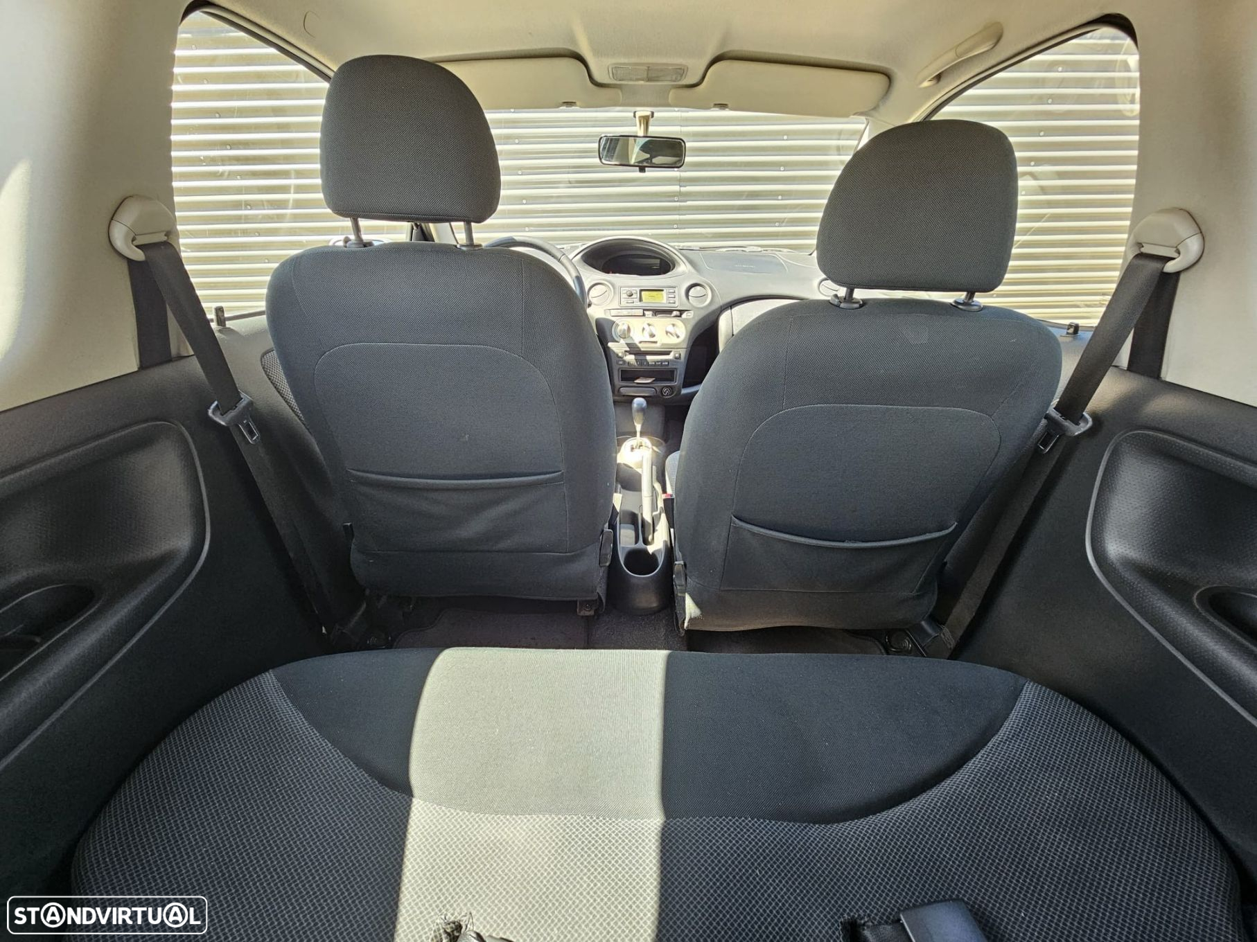 Toyota Yaris 1.0 MMT Final Edition - 32