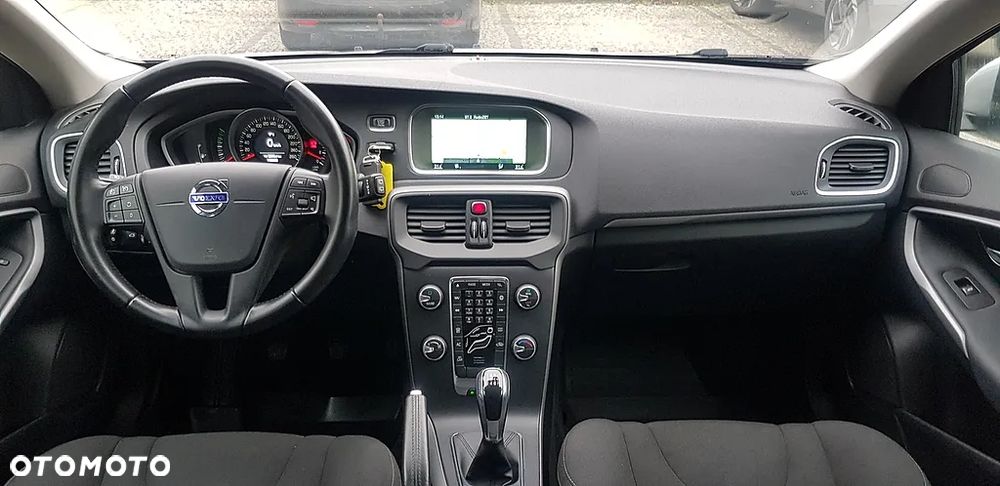 Volvo V40 D2 Drive-E Momentum - 17