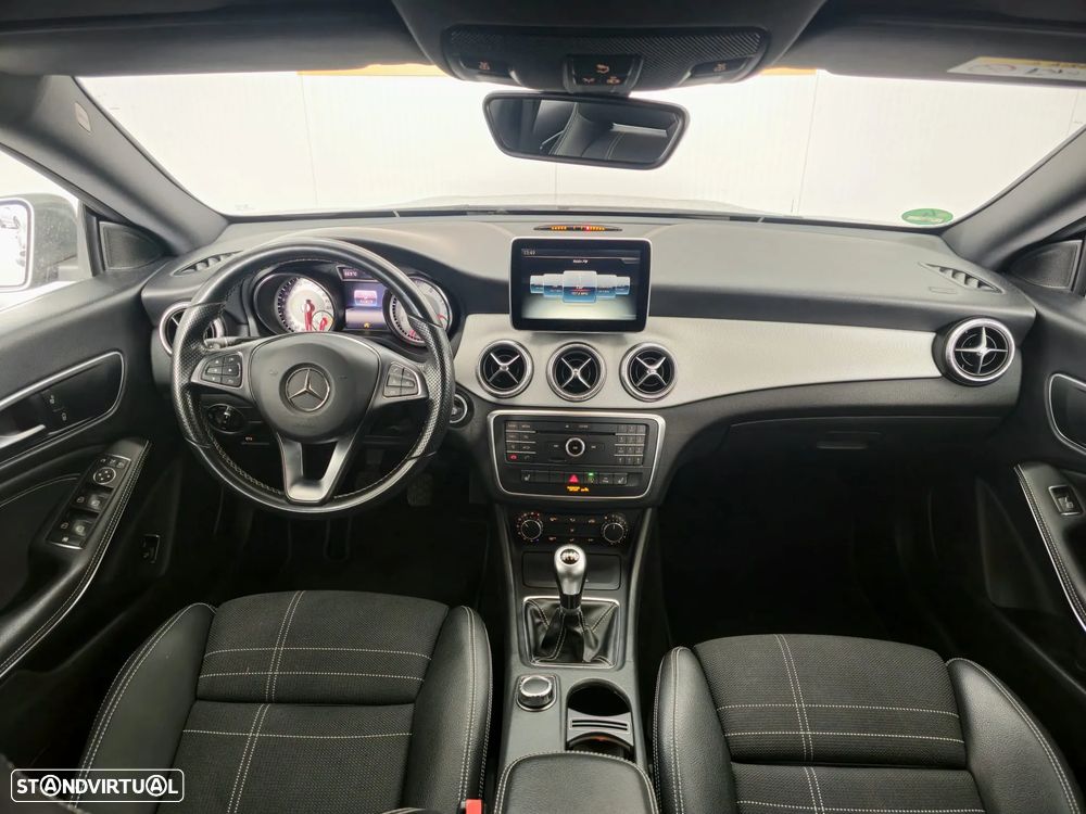 Mercedes-Benz CLA 180 UrbanStyle Edition - 8