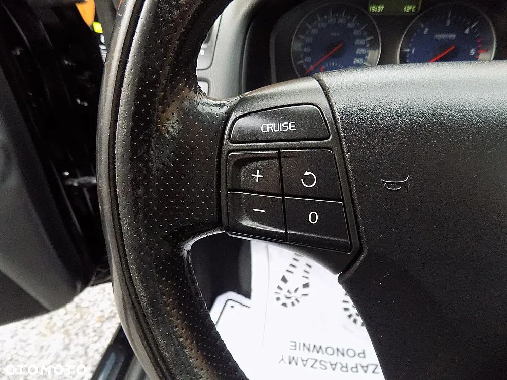 Volvo V50 2.0D R-Design Momentum - 10