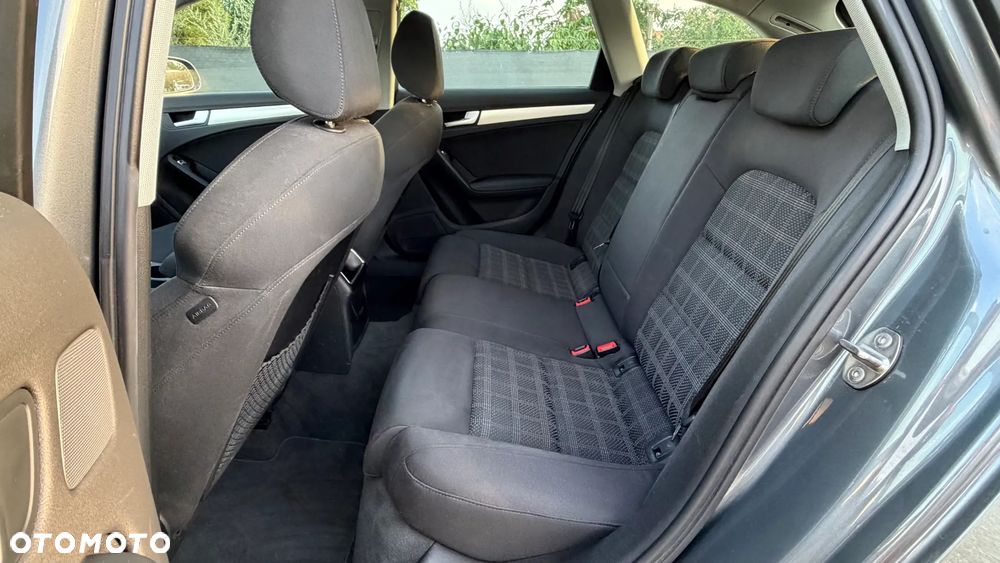 Audi A4 Avant 2.0 TDI S tronic quattro - 28