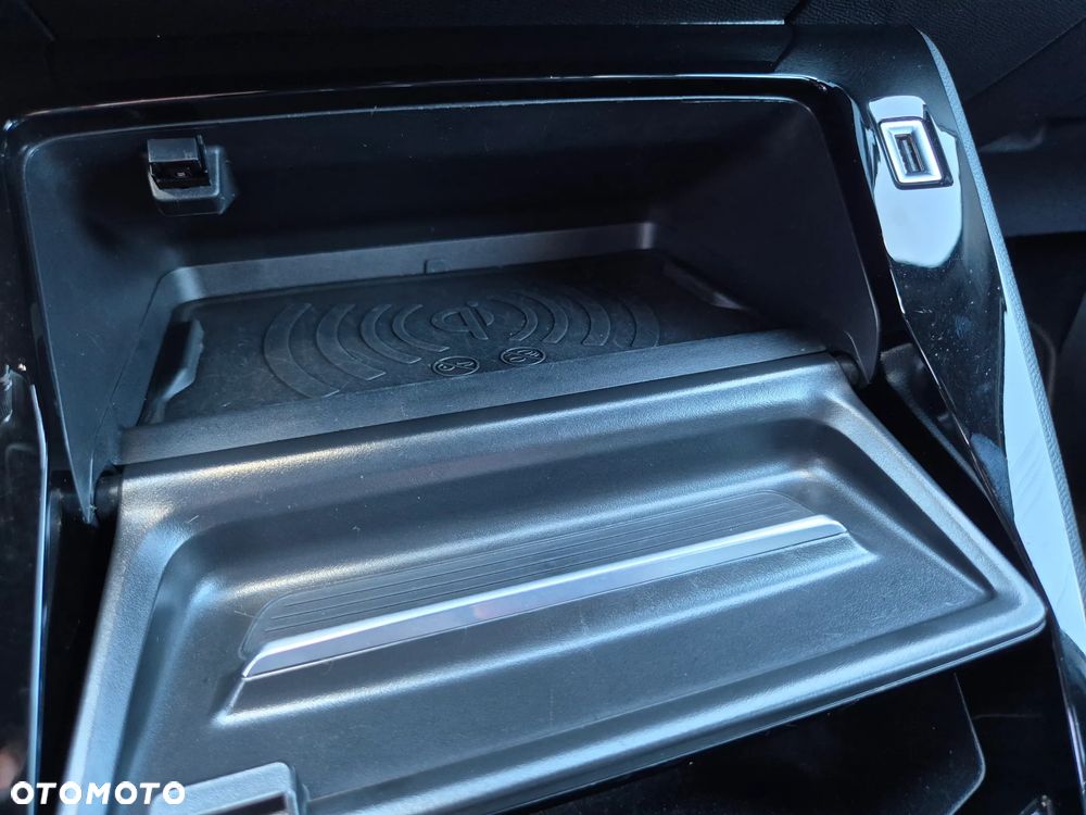 Peugeot 2008 PureTech 130 EAT8 GT - 30