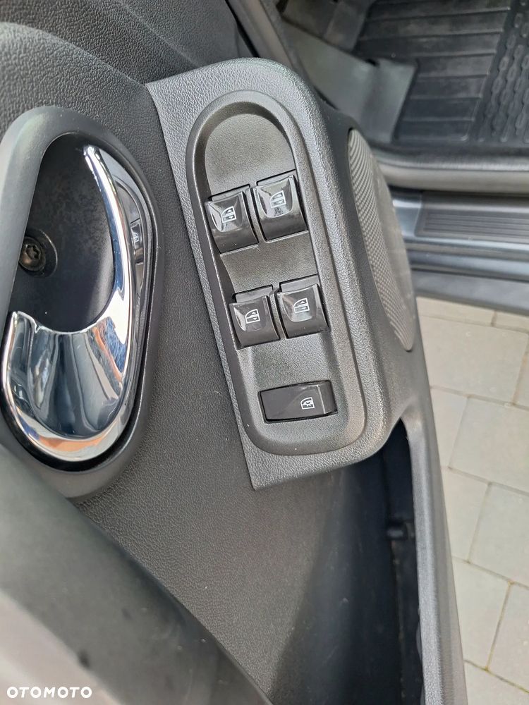 Dacia Duster 1.6 SCe Ambiance S&S - 29