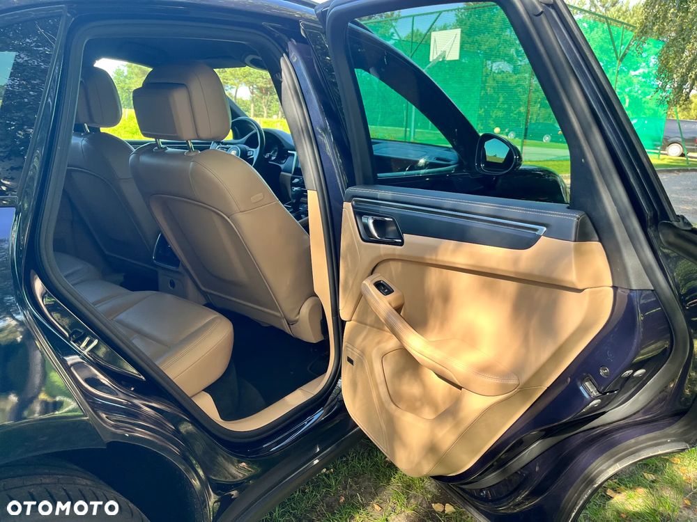 Porsche Macan Standard - 24