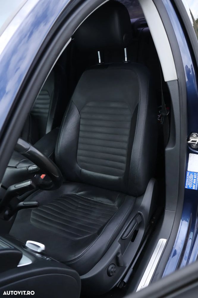 Volkswagen Passat Variant 2.0 TDI BlueMotion Technology DPF Highline - 11