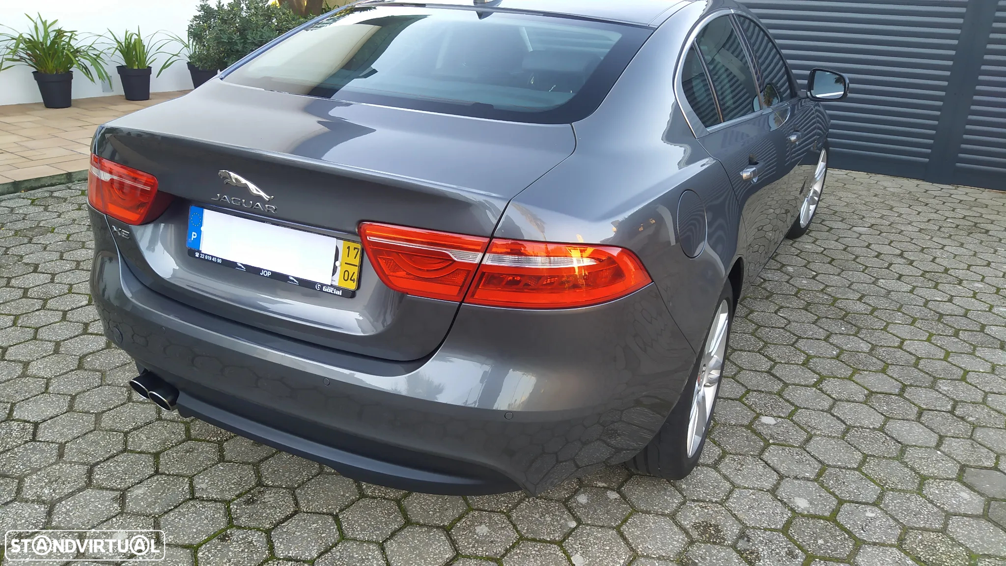 Jaguar XE 2.0 D Prestige Aut. - 3