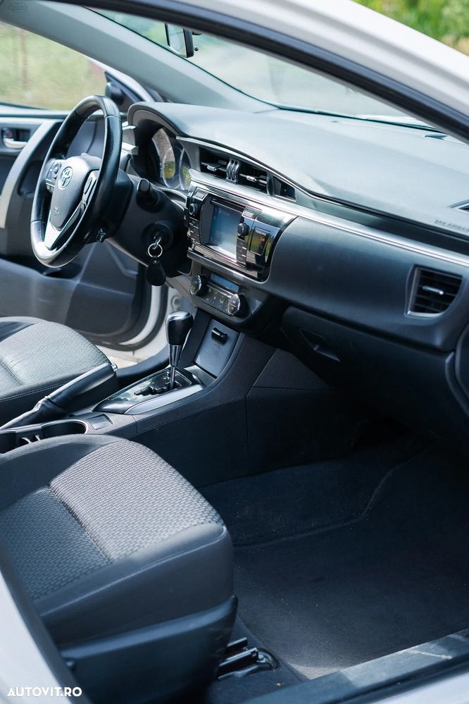 Toyota Corolla 1.6 Valvematic CVT Sol - 26