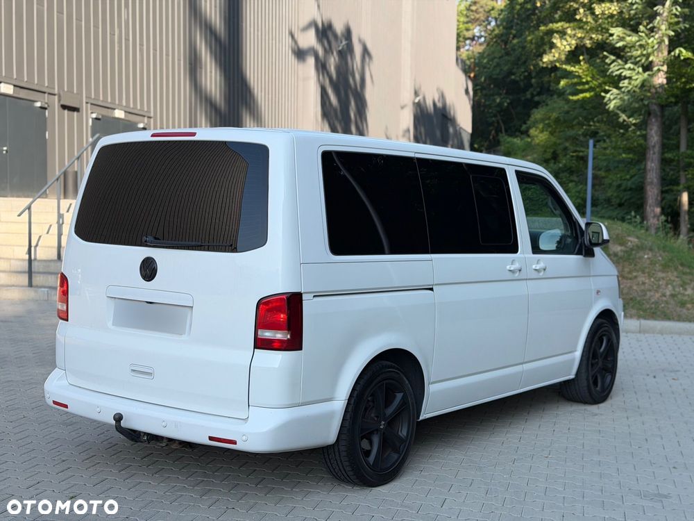 Volkswagen Multivan - 11