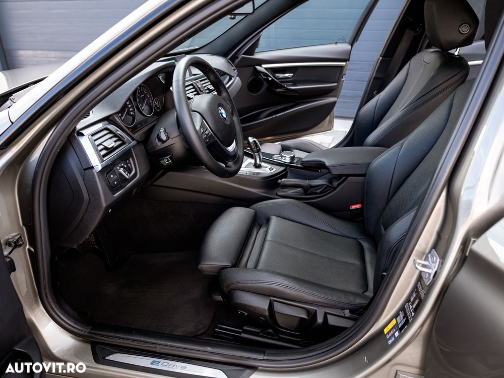 BMW Seria 3 330e iPerformance Sport Line - 19