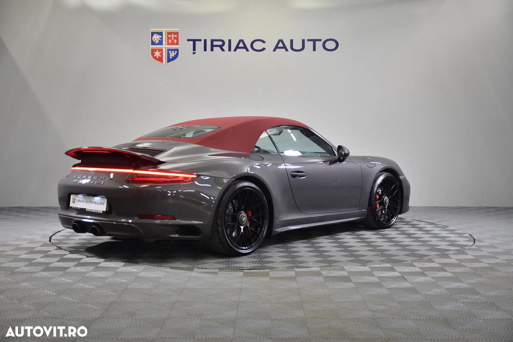 Porsche 911 Carrera 4 GTS PDK - 5