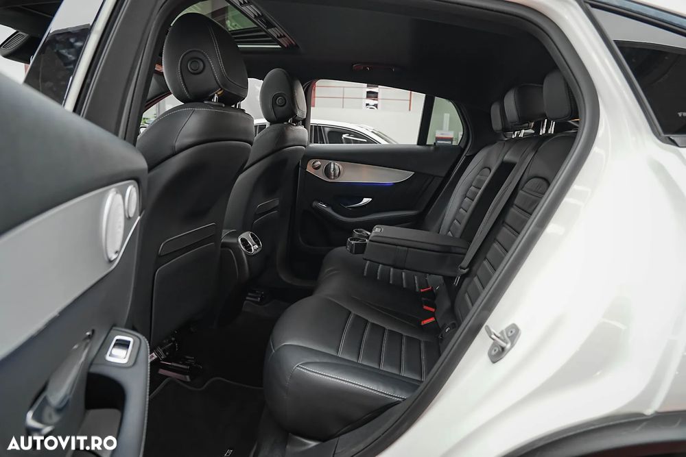 Mercedes-Benz GLC 300 e 4Matic 9G-TRONIC AMG Line - 6