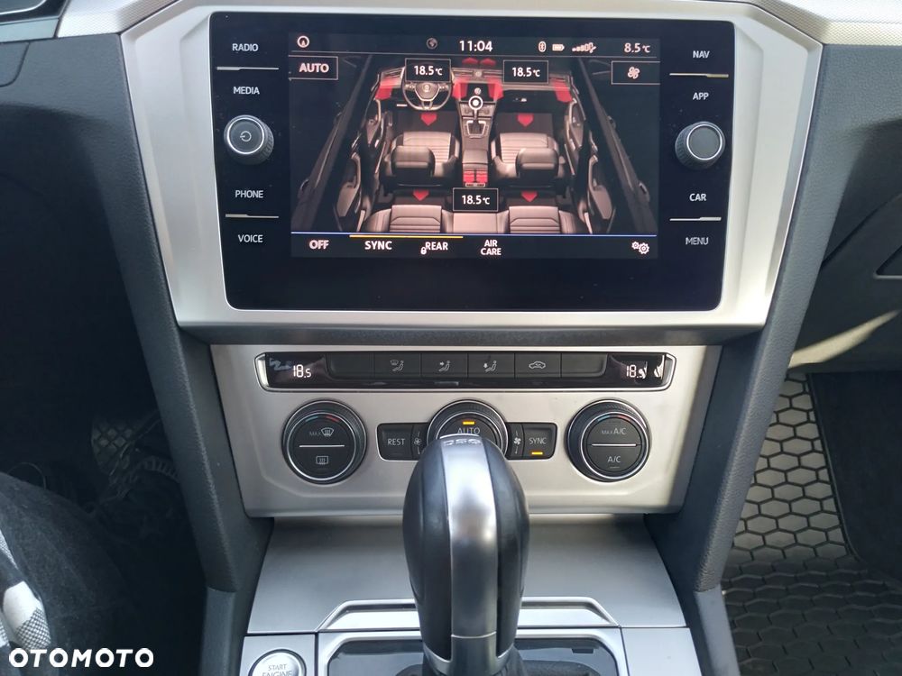 Volkswagen Passat - 13