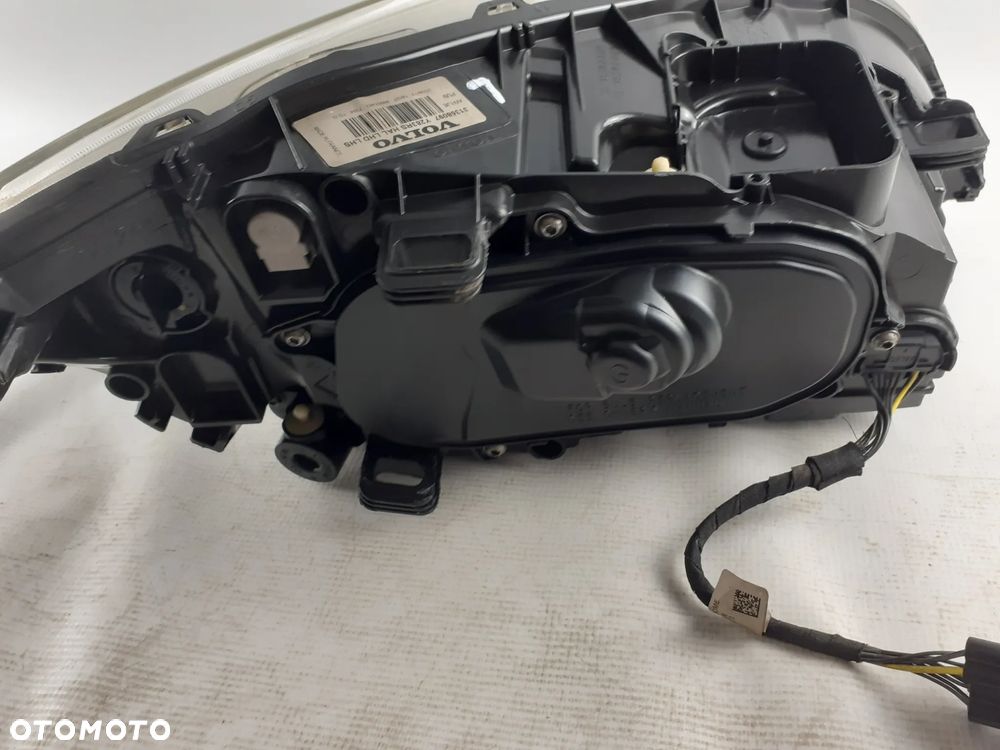 Lampa lewa Volvo S60 V6013-18 r. - 9
