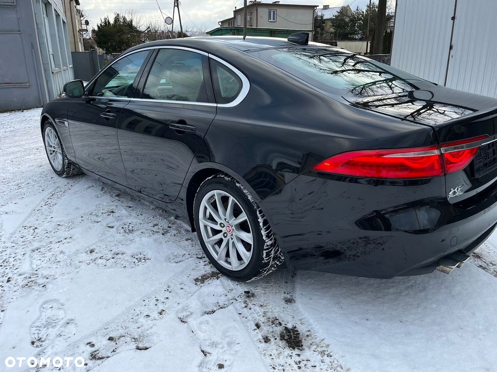 Jaguar XF 20d Prestige - 3