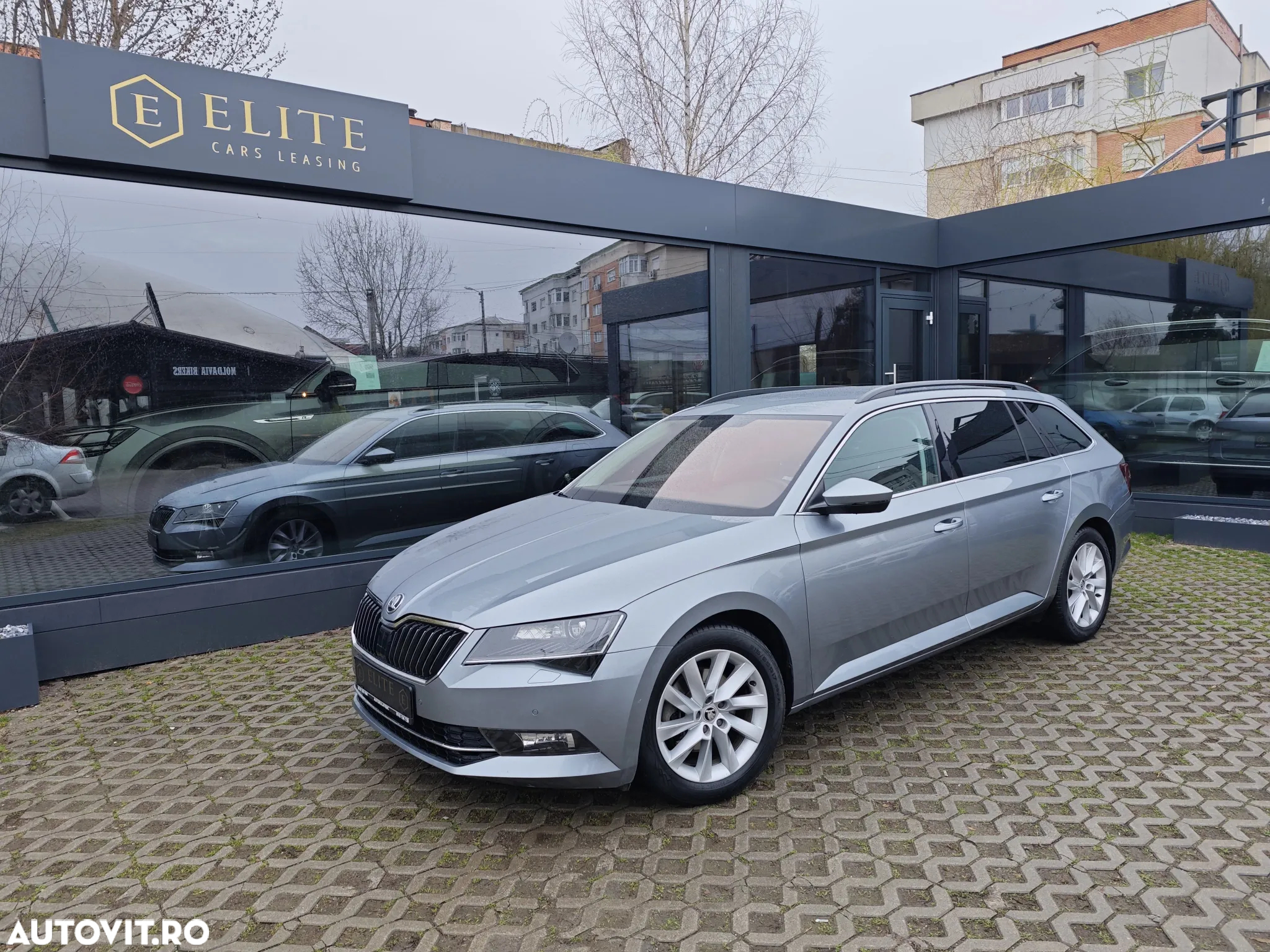Skoda Superb 2.0 TDI DSG Ambition - 22