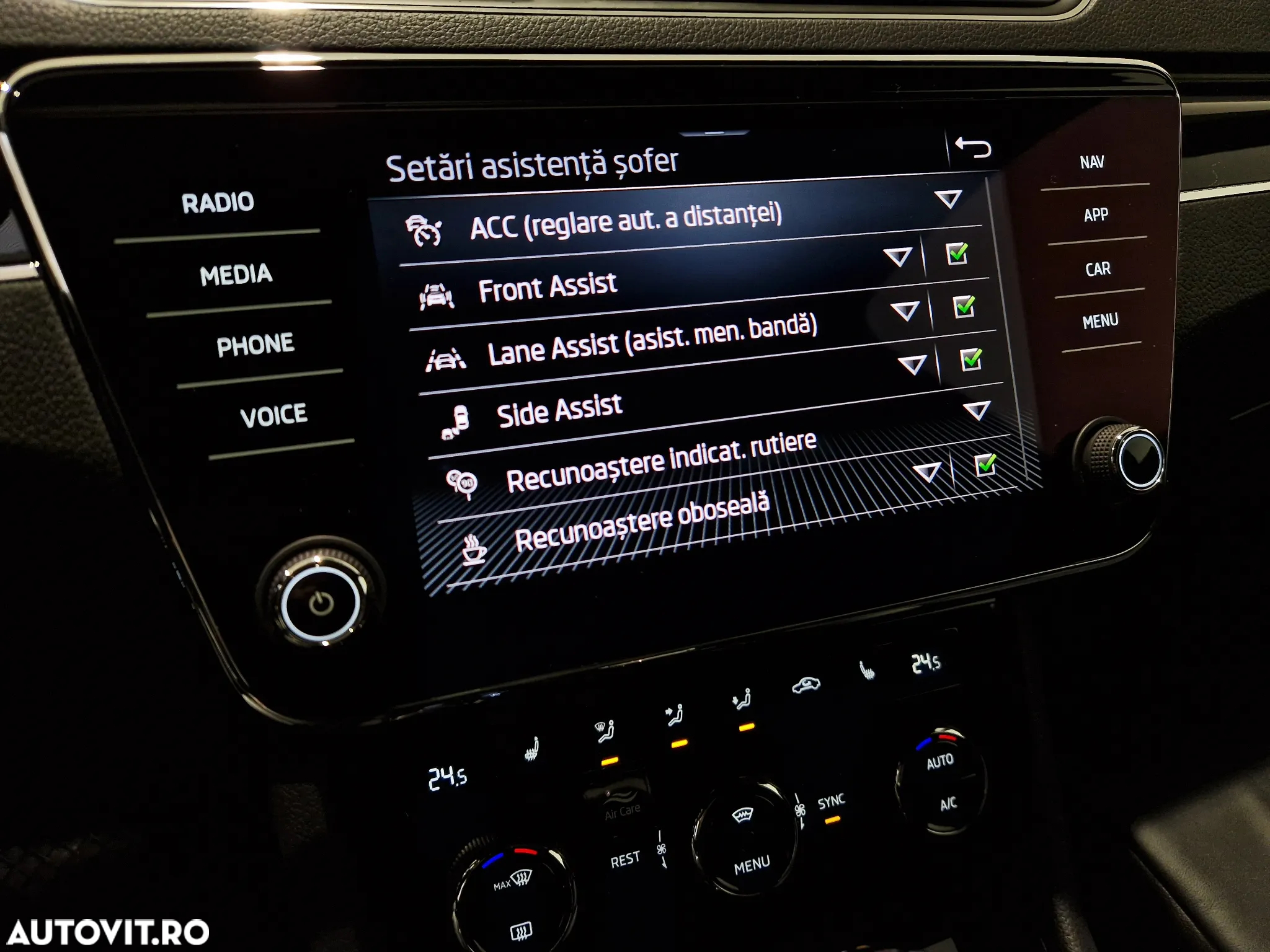 Skoda Superb 2.0 TDI DSG L&K - 24