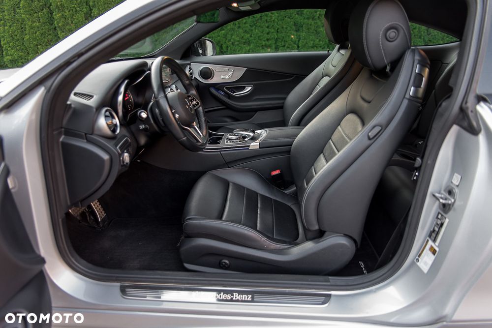 Mercedes-Benz Klasa C 300 9G-TRONIC - 13