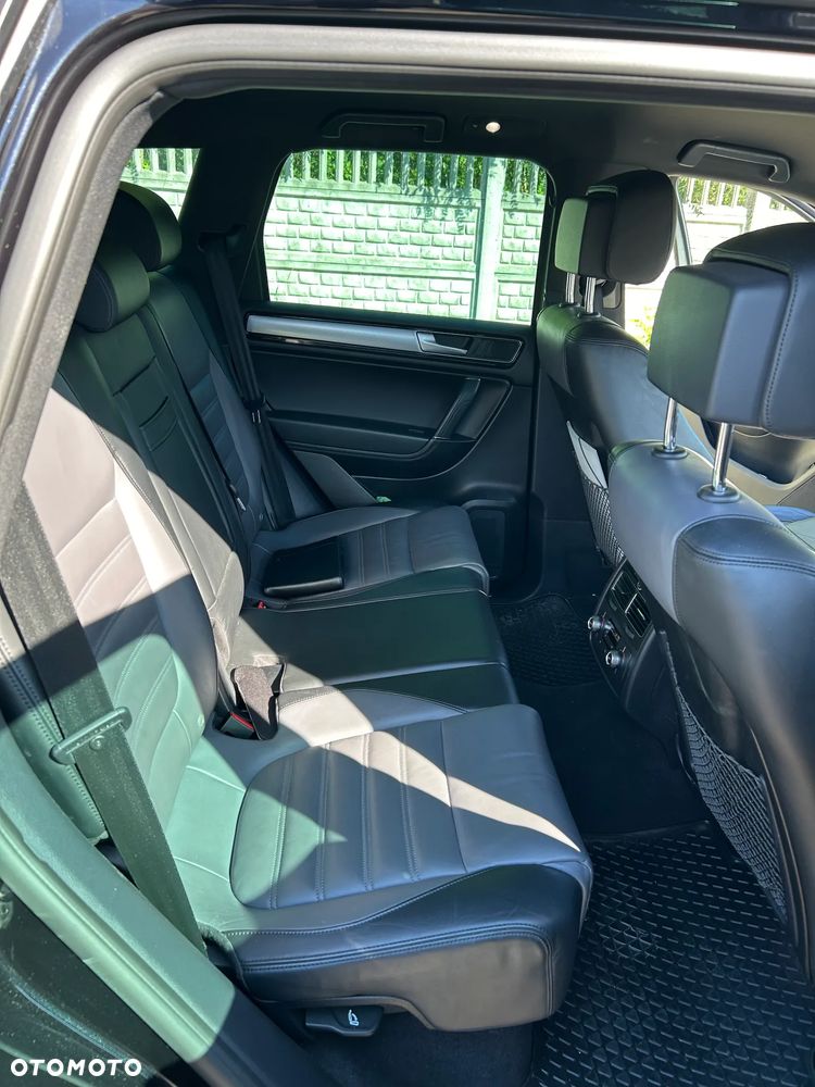 Volkswagen Touareg 3.0 V6 TDI BMT Perfectline R-Style - 12