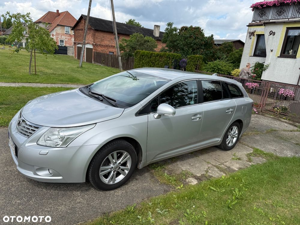 Toyota Avensis 1.8 Sol - 14