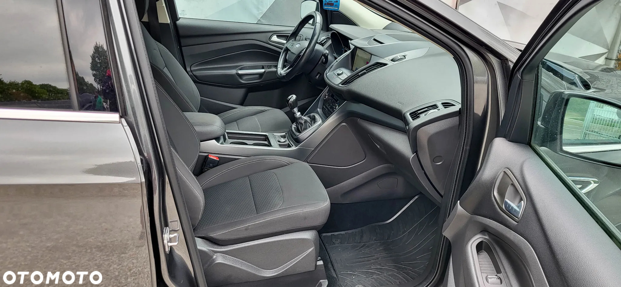 Ford Kuga 1.5 EcoBoost TITANIUM - 16