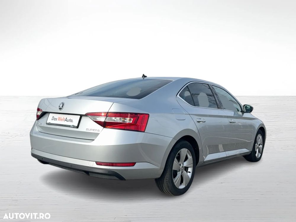 Skoda Superb 2.0 TDI DSG Ambition - 5