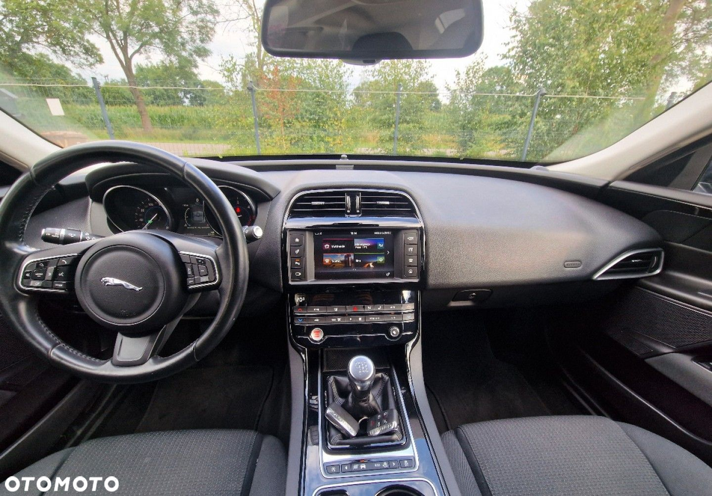 Jaguar XE - 26
