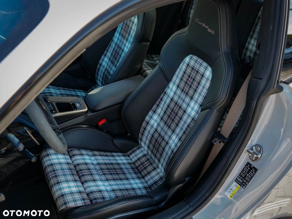 Porsche 911 Turbo 50 Years - 36