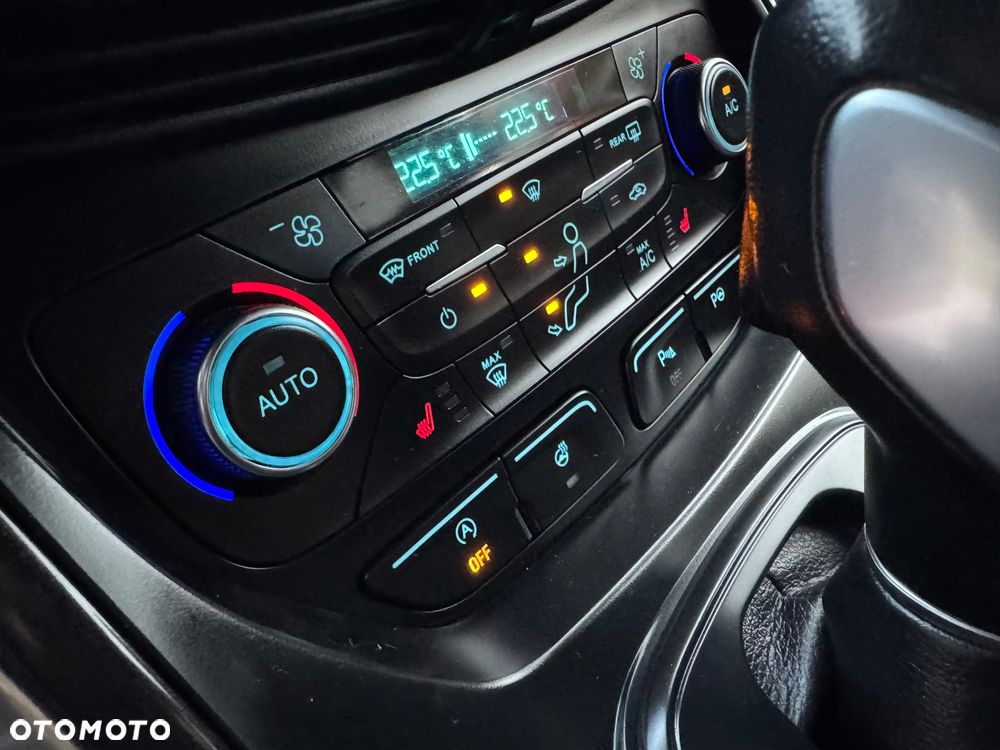 Ford Kuga 2.0 TDCi 4x4 ST-Line - 29