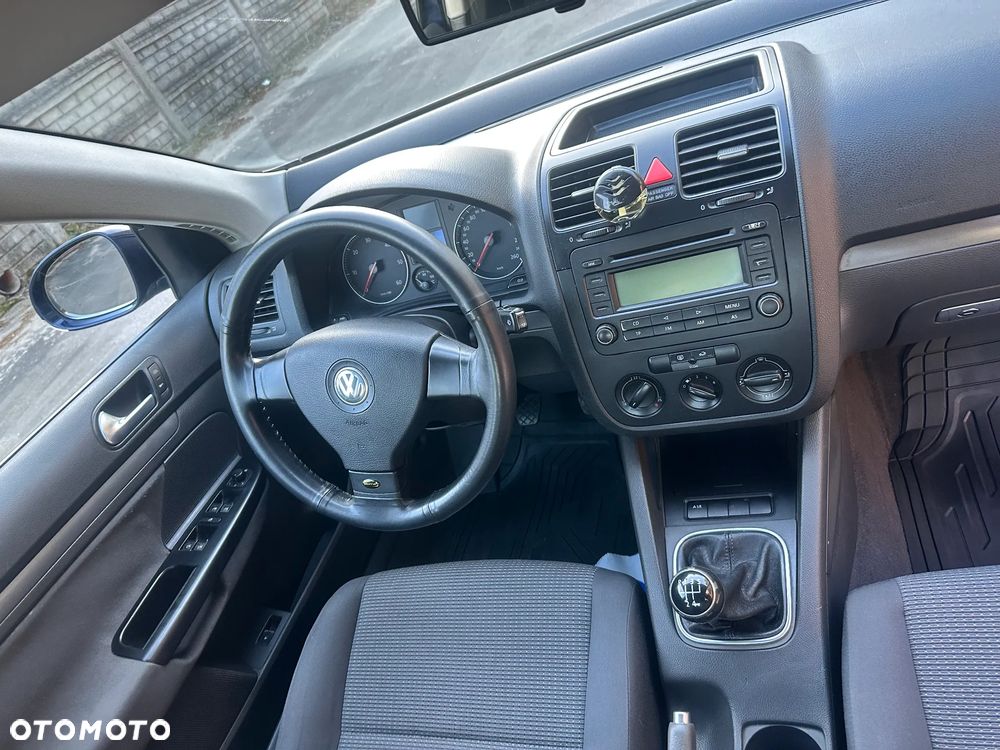 Volkswagen Jetta - 30