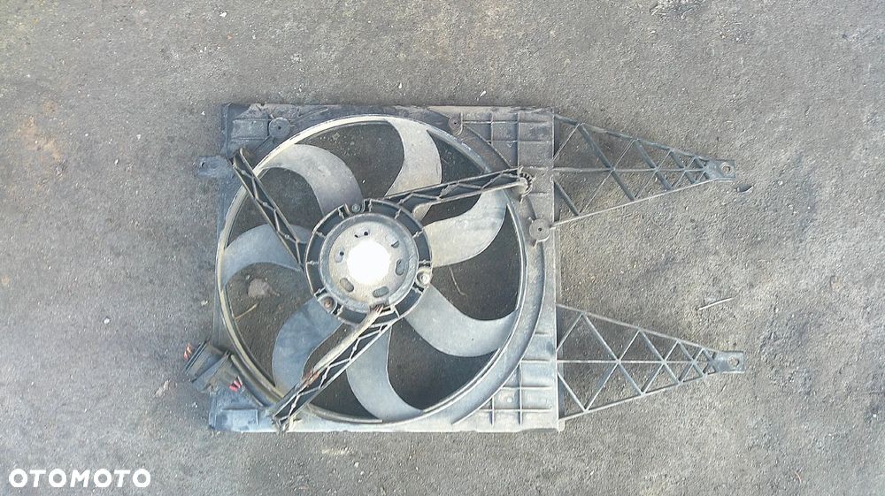 VW FOX 1.2 12V WENTYLATOR CHŁODNICY - 2