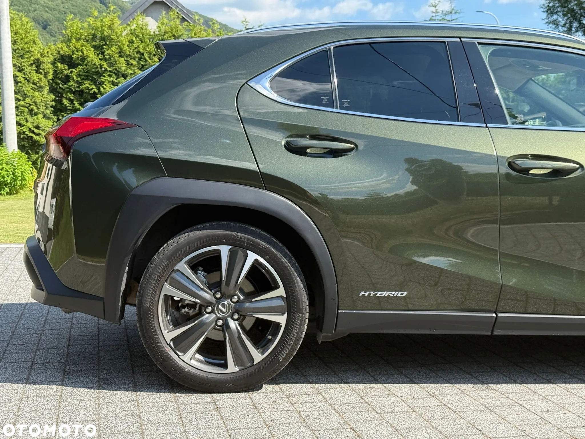 Lexus UX 250h (E-FOUR) Executive Line - 14