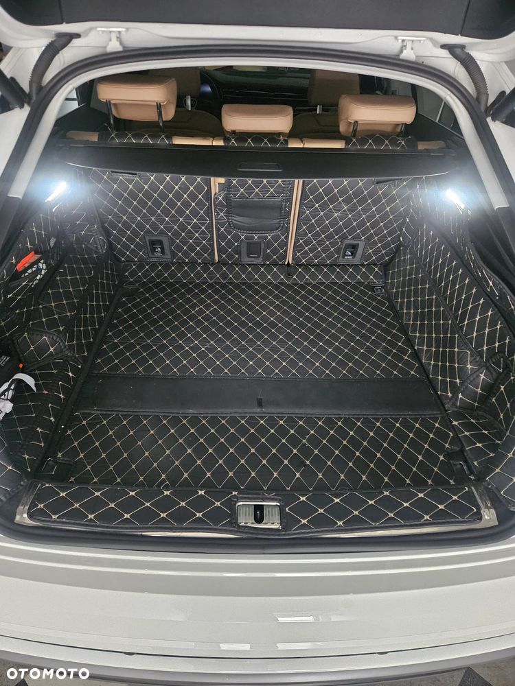 Audi Q8 - 8