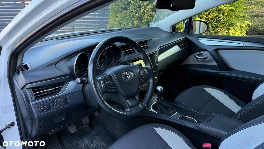 Toyota Avensis Touring Sports 1.8 Edition S+ - 30