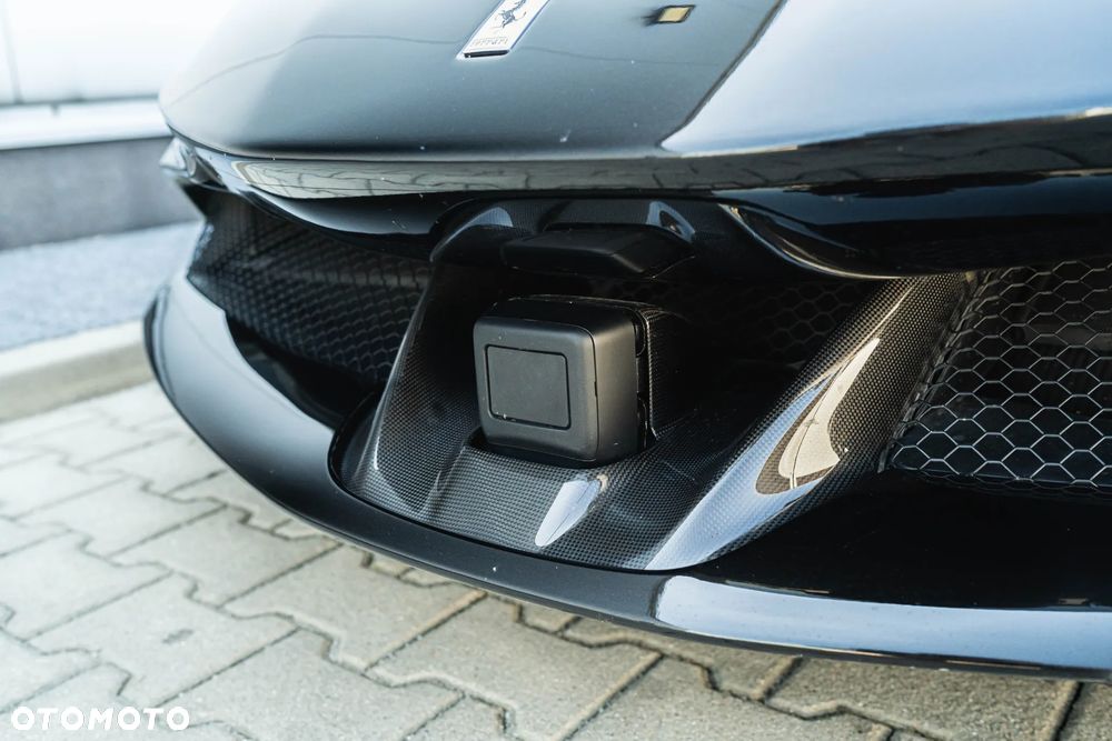 Ferrari SF90 Spider - 13